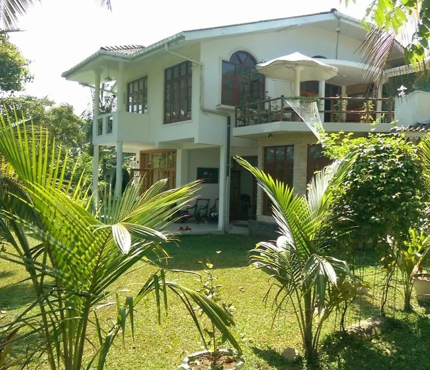 Apartamento Greenheart Villa- Top Floor, Specious 3Br-1Br Ac - Hot W, Peace In Greenary & Fresh Air -Travel Awards 2025 Maharagama